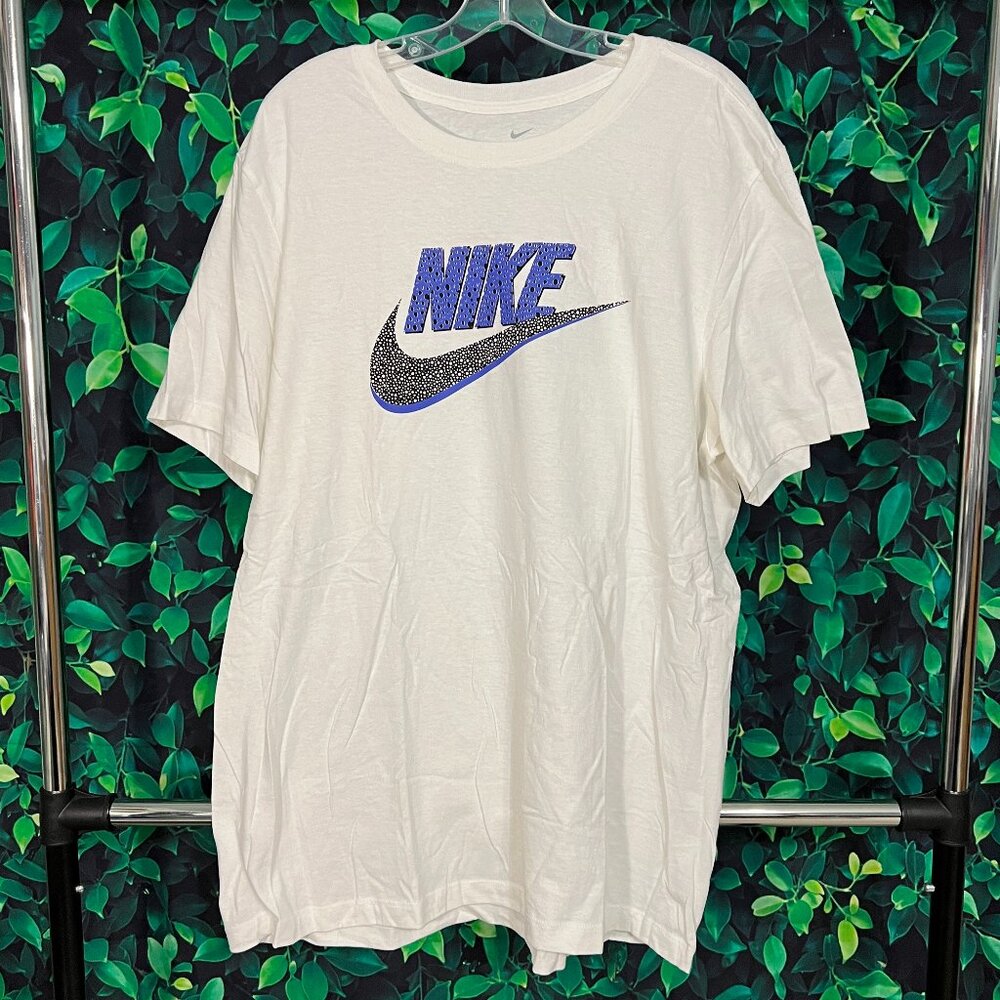 NWOT The Nike Tee - White Short-Sleeve (X-Large)